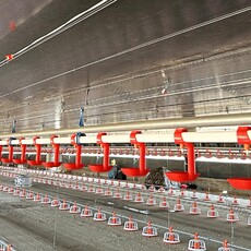 1.	Ниппельная линия поения - Птицеводство. Оборудование Kaleter для промышленного содержания птицы. 