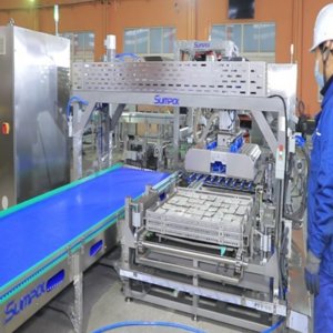 Автоматический разгрузчик реторт пакетов - Птицеводство. Оборудование Kaleter для промышленного содержания птицы. 